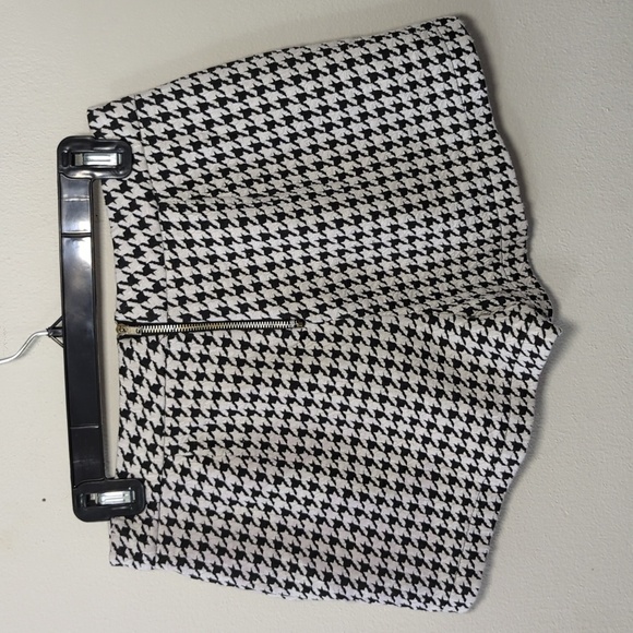 Monteau Black + White Houndstooth Shorts High Rise 2" Inseam Women's Size M - Picture 3 of 3